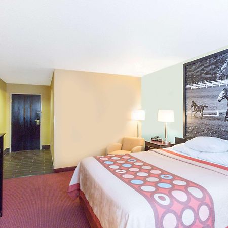 Super 8 By Wyndham Richmond Hotel Kültér fotó