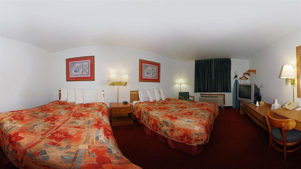 Super 8 By Wyndham Richmond Hotel Kültér fotó